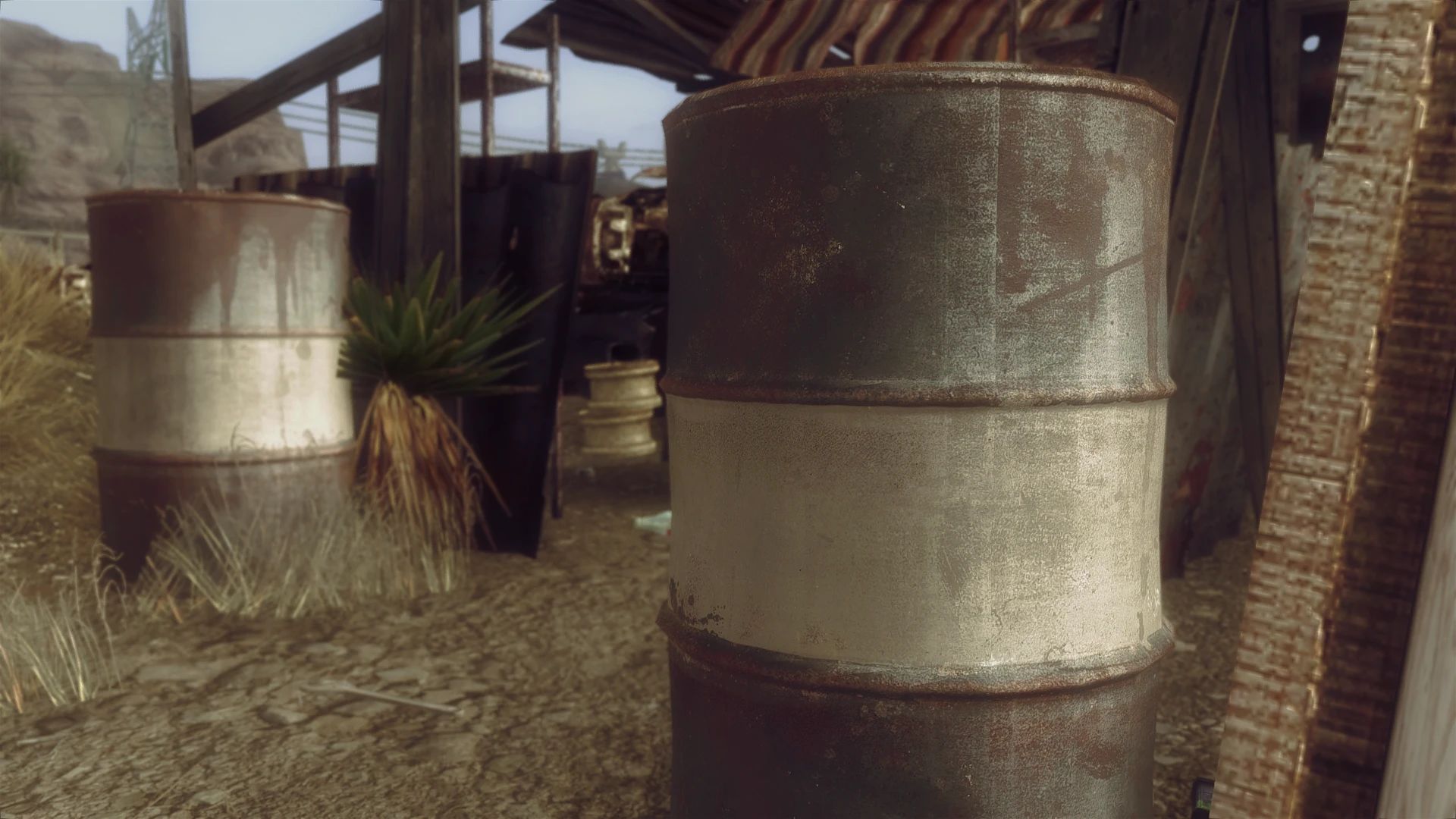 High Quality Metal Barrels mod for Fallout: New Vegas